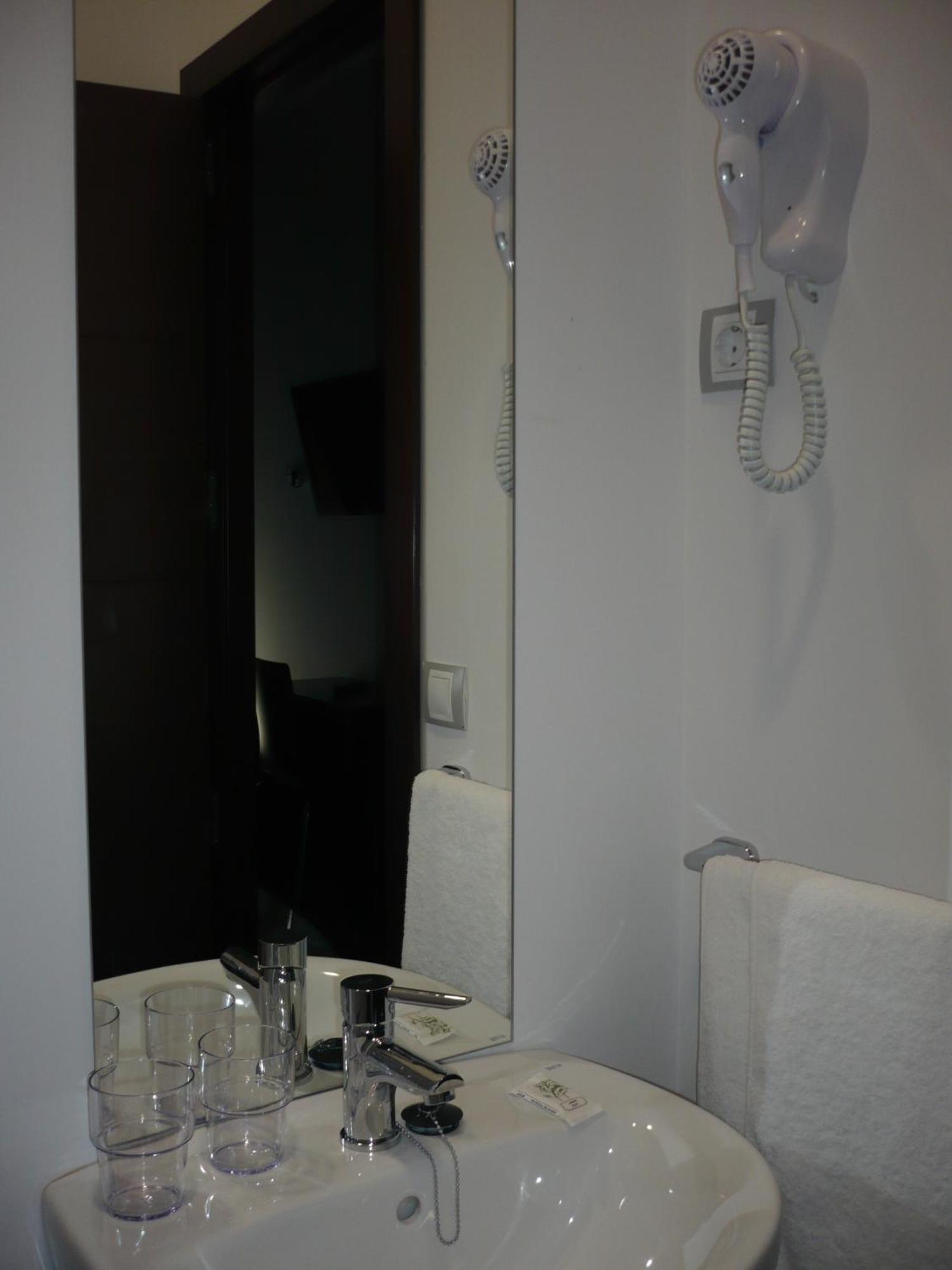 Hostal Cibeles Madrid Exterior foto